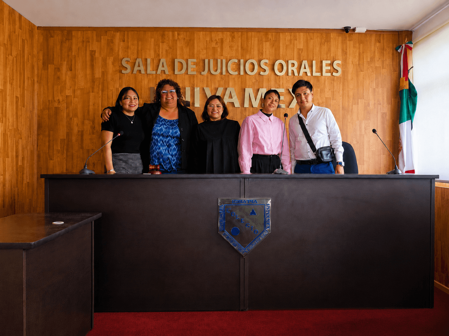 Estudiantes de juicios orales en sala de audiencia